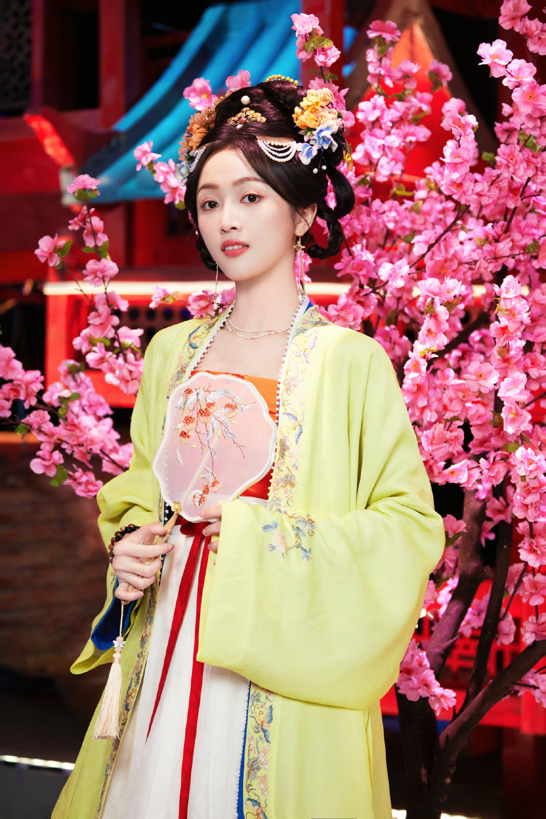 吴宣仪,简直美如画中人!