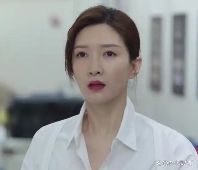 事实证明王传君没说错,和胡歌分手9年,江疏影的体面终究是垮了