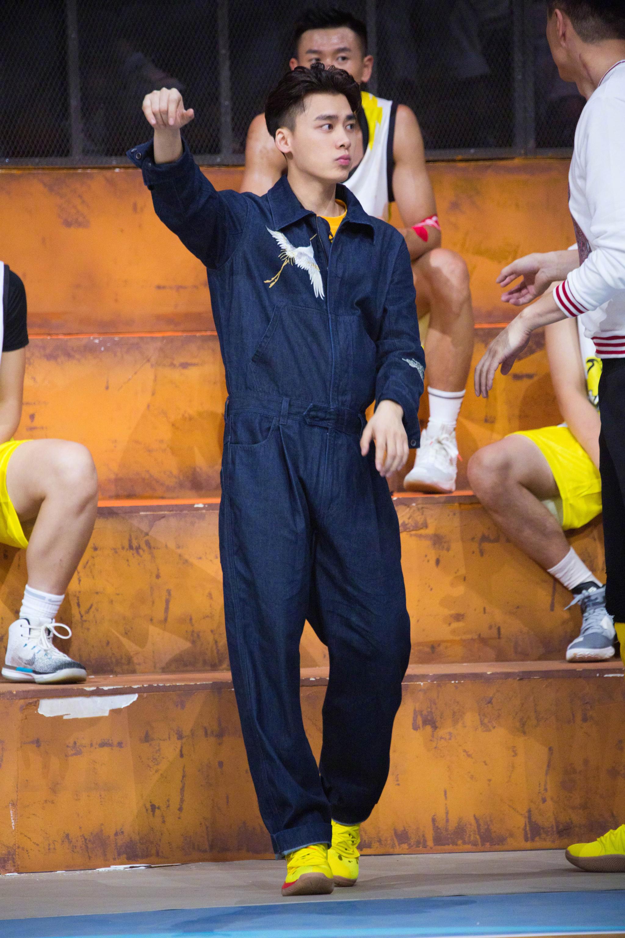 李易峰我要打篮球预告花絮烽骑士队今晚再度出击