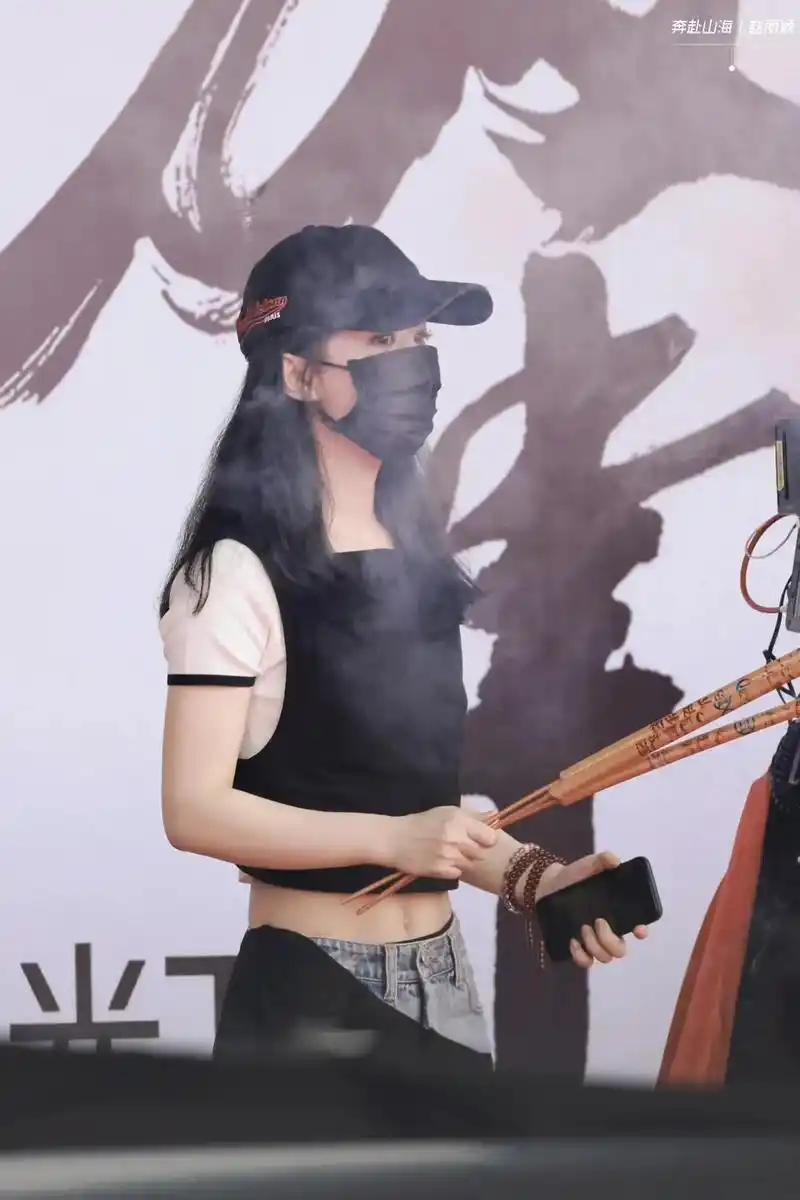 哇偶赵监制～亿整个期待了,这腹肌慕了慕了97#与凤行赵丽颖碧 - 抖