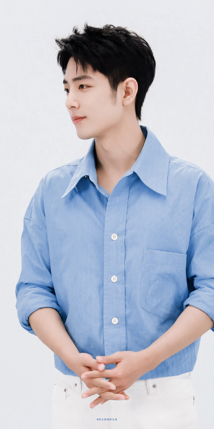 肖战蓝色衬衫直播造型##肖战壁纸