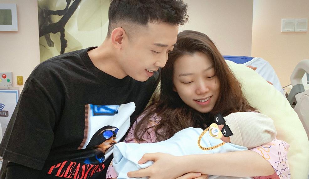 有种重女轻男叫gai老婆综艺公开宝宝性别表情都难控制