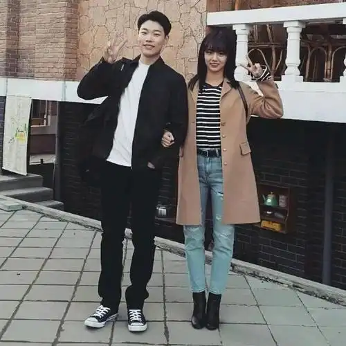 李惠利和柳俊烈结婚没(狗焕德善还在一起)