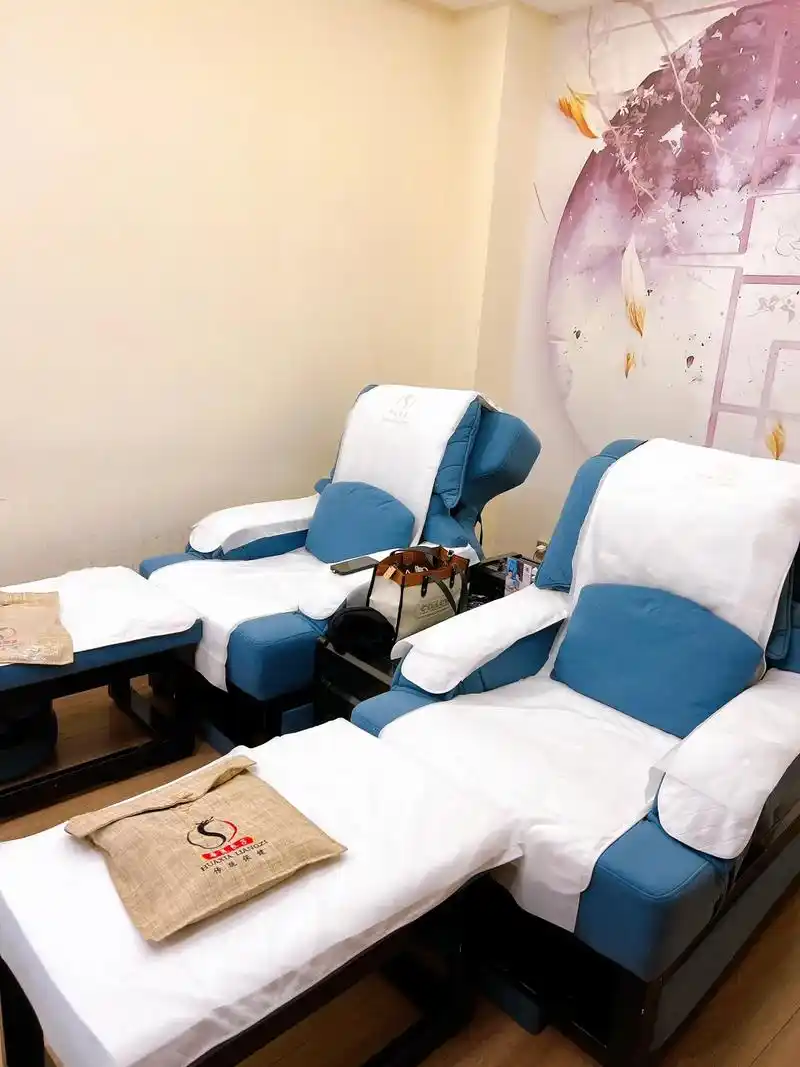 下午没啥事,带闺蜜来新开的华夏良子做做足疗,一起放个松  说 - 抖音