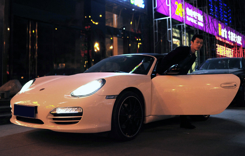 90后富二代自主创业成"霸道总裁" 名下资产超千万【2】