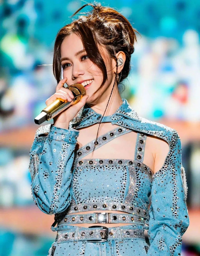 邓紫棋_新浪新闻