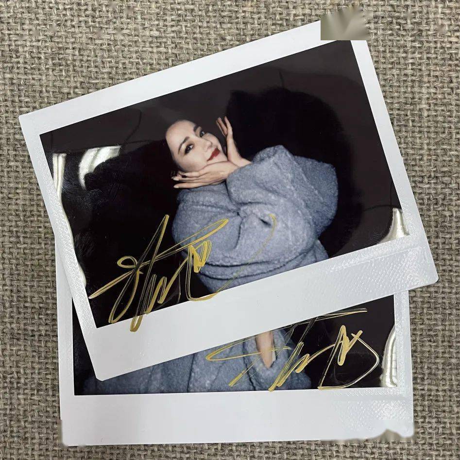 过年宠粉计划迪丽热巴签名照新年魅力红