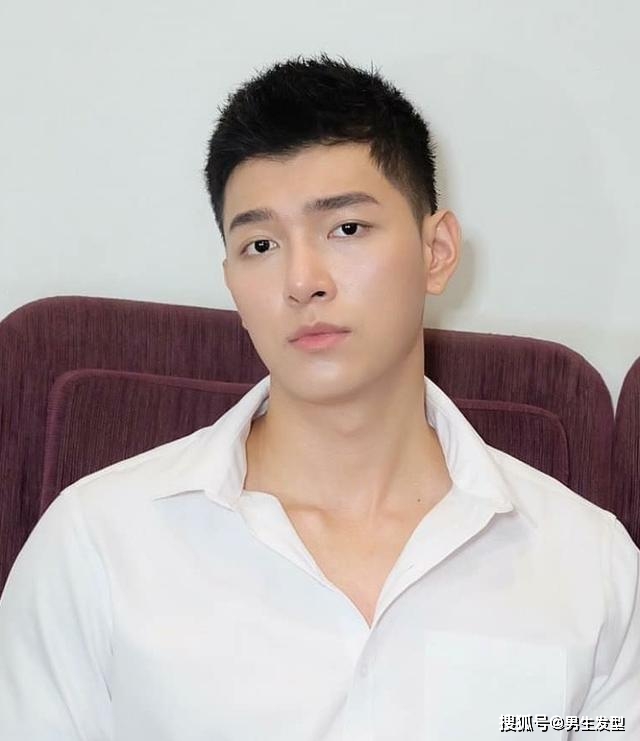 第2款:"两边铲"圆寸发型