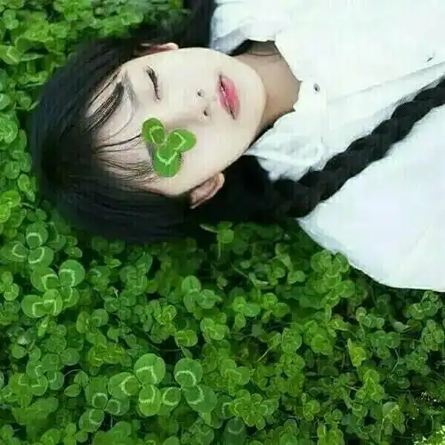 女生头像_小清新绿色_唯美_头像四叶草