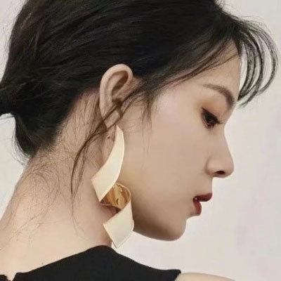 侧脸头像女生阳光悲伤