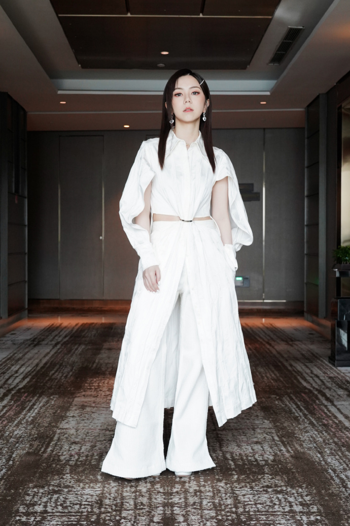 邓紫棋时光音乐会##时光音乐会月下友情瞬间