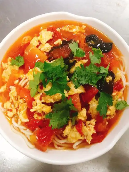 西红柿鸡蛋面-和金娃