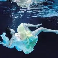 女生海里头像深海溺水女生头像没有了呼吸