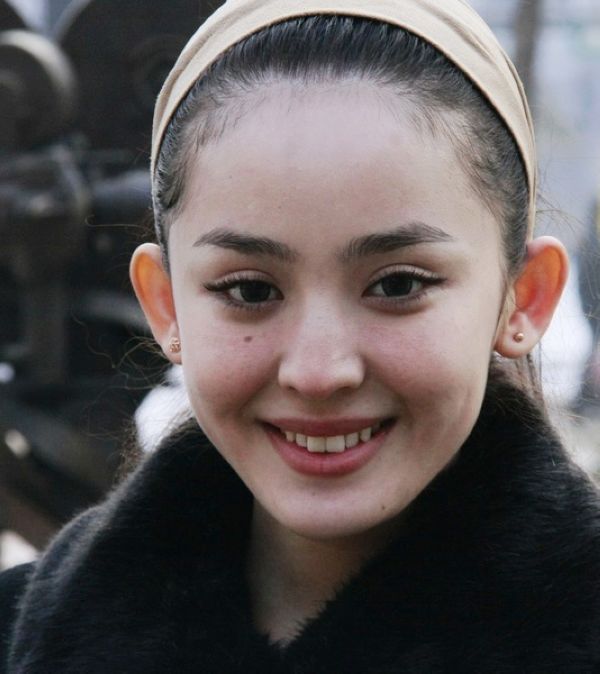 p>古力娜扎(gulnazar),1992年5月2日出生于新疆乌鲁木齐市,中国内地