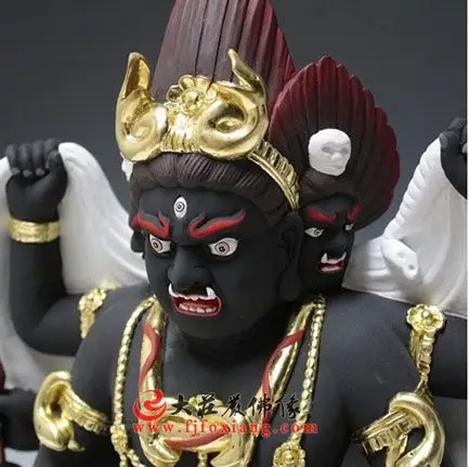 大黑天三面六臂坐像