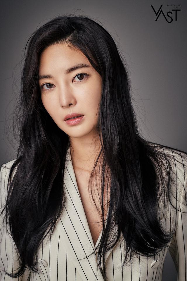 想给大家看ns允智时期不同的魅力所以想演戏的金允智