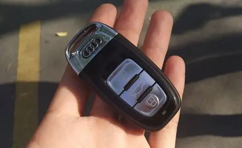 奥迪-a8 2011款 a8l 3.0 tfsi quattro豪华型(213kw)