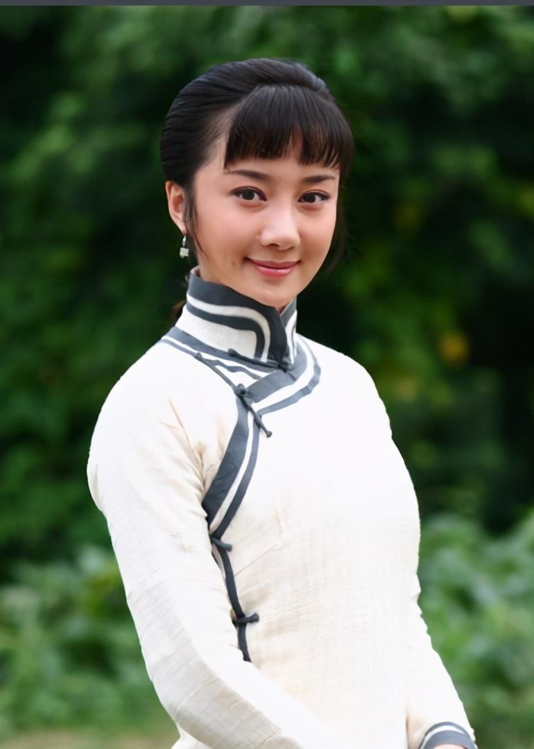 她是古装第一美人,但被叶璇的狗咬伤毁容,整容5次靠演技翻身_李依晓