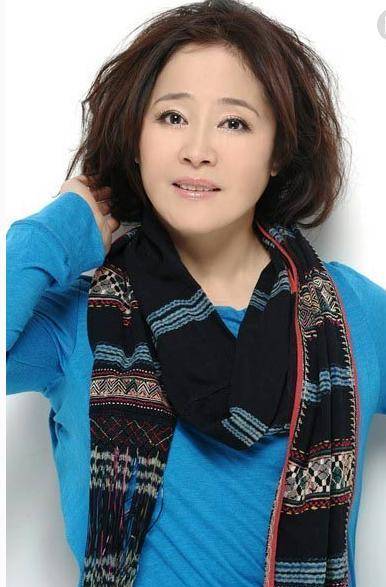 杜淳的亲妈58岁了,年轻时是个大美人,今比前夫的娇妻还会保养