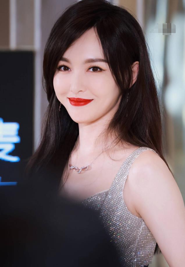 39岁唐嫣终于高调亮相!