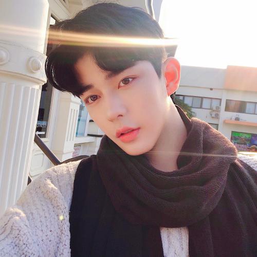 好看又帅气的真实帅哥头像生活照,希望你的日子里总有光