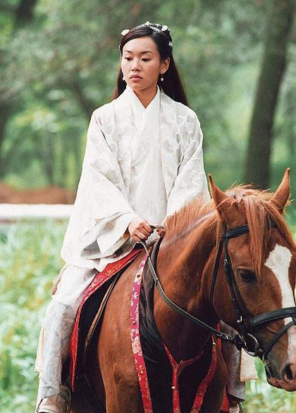 都在传杨思琦的性感写真,我却想起了她早年的这部《血荐轩辕》