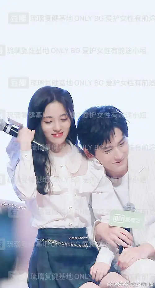 鞠婧祎x张哲瀚也挺好嗑的