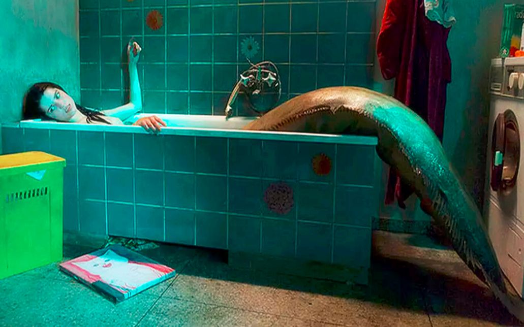 黑帮抓到二条美人鱼一条善良一条阴险能歌善舞无所不能