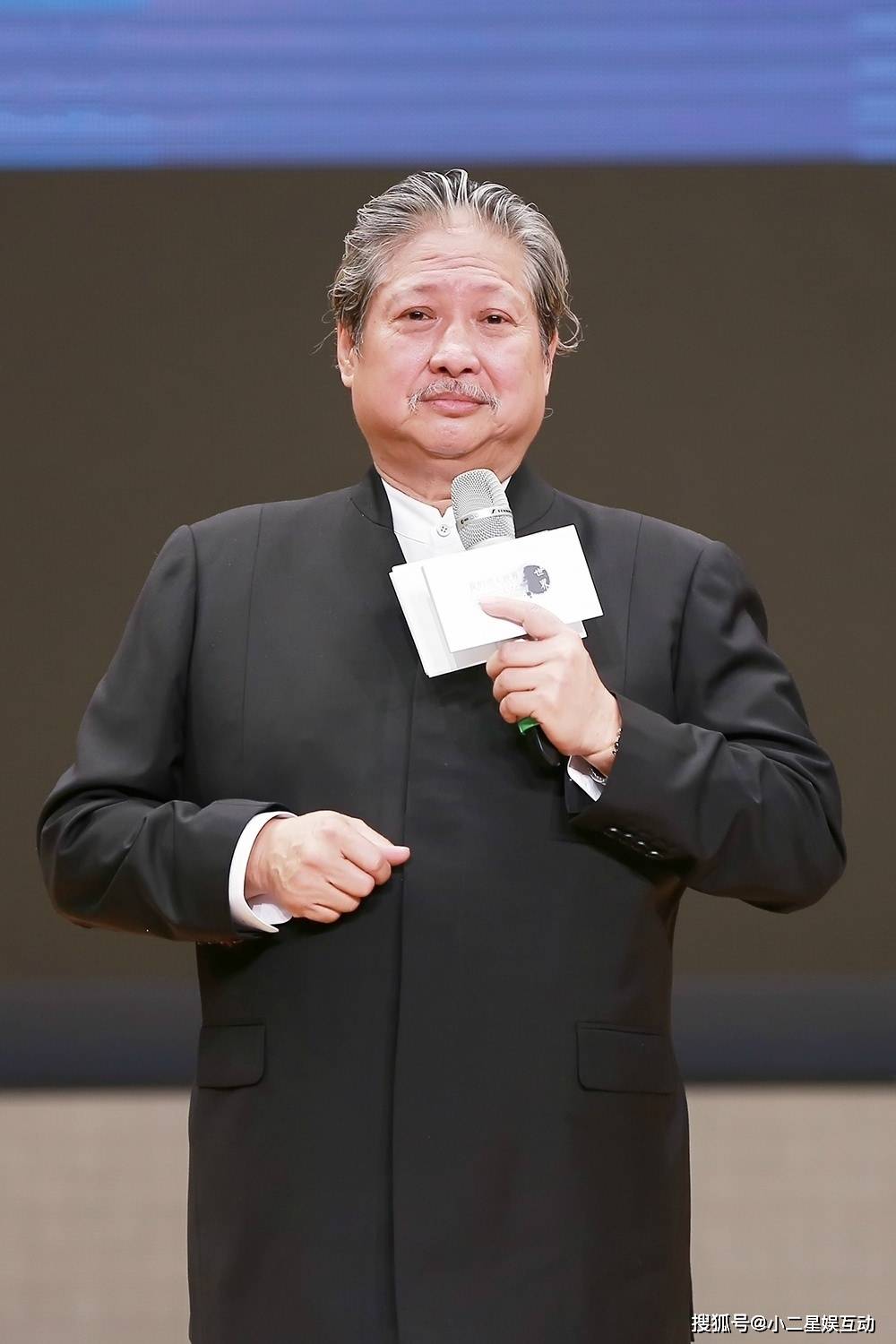 原创港圈大佬洪金宝被李小龙点名对打一个电话让香港一半片场停工