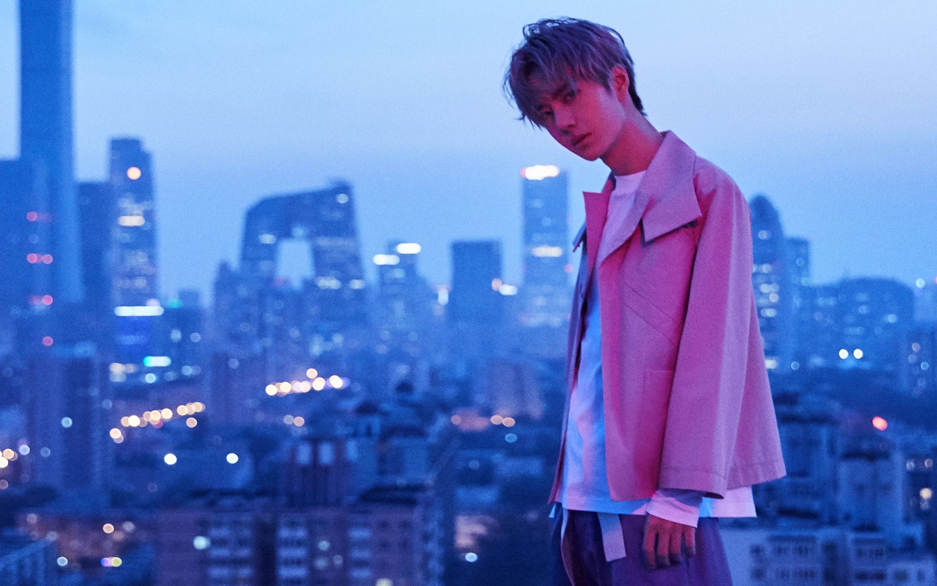 痞帅蓝发造型王一博个性高清桌面壁纸