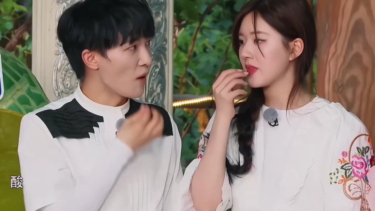 周深和赵露思这两个人是什么小可爱!_哔哩哔哩_bilibili