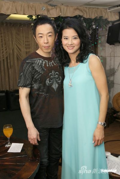 黄贯中分享音乐生涯大谈与女友朱茵相处之道