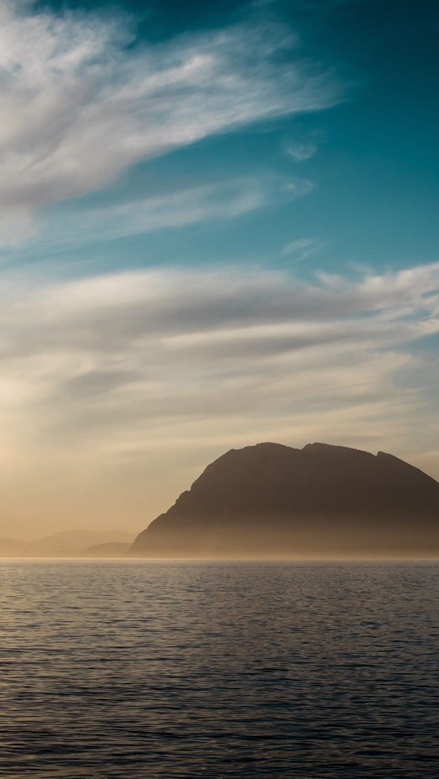 海,山,云,日落 iphone 壁纸