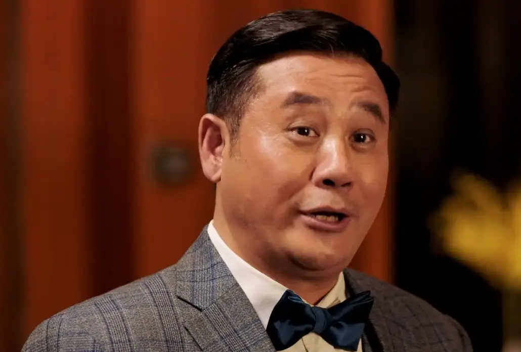 比如凭借《巾帼枭雄之义海豪情》在内地名气大增的麦长青.