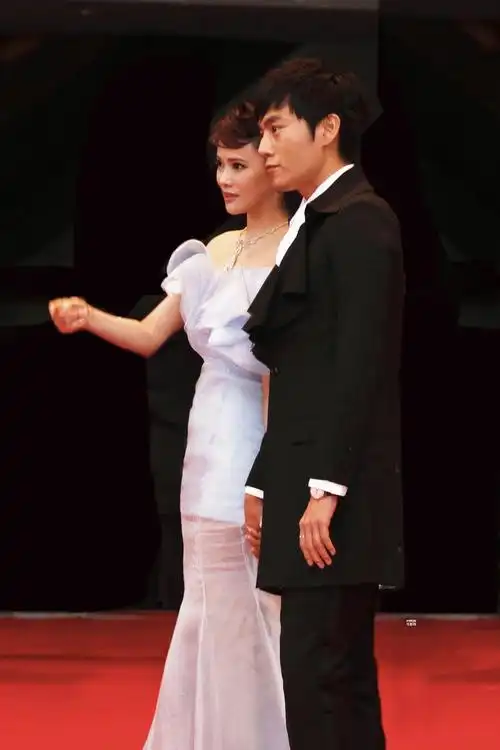 回顾伊能静出轨黄维德被渣改嫁小十岁老公婆婆把她当亲女儿