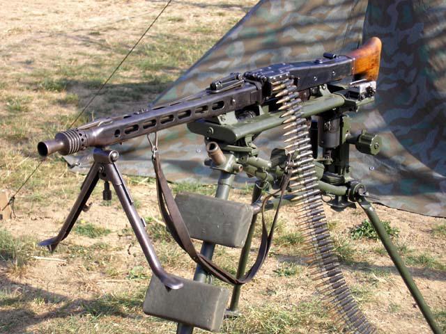 二战时期,德国的mg42机枪真的有那么强,难道它就没有不足之处?