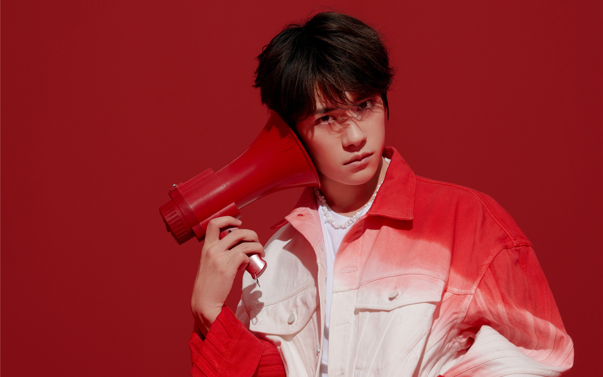 易烊千玺2019玊尔演唱会图片桌面壁纸