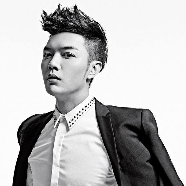 不懂怎麼抓头发?男友们!「吹澎,分线,喷定型」简单3招抓出韩潮味