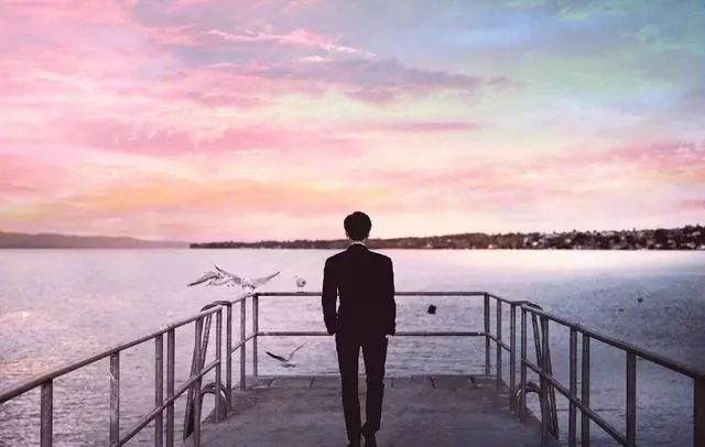 鹿晗背影小合集从青涩到成熟背影愈发坚定让人心动