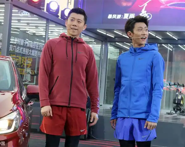 张一山夏雨首次同台 网友:快来找不同!