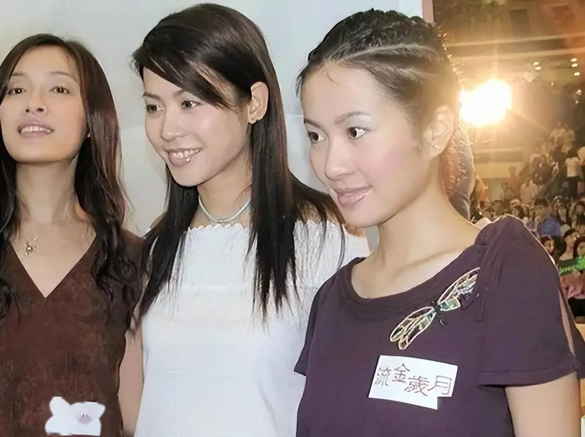 而且有传言称,叶璇就是有几分酷似宣萱,当初才被选进tvb的,她的定位