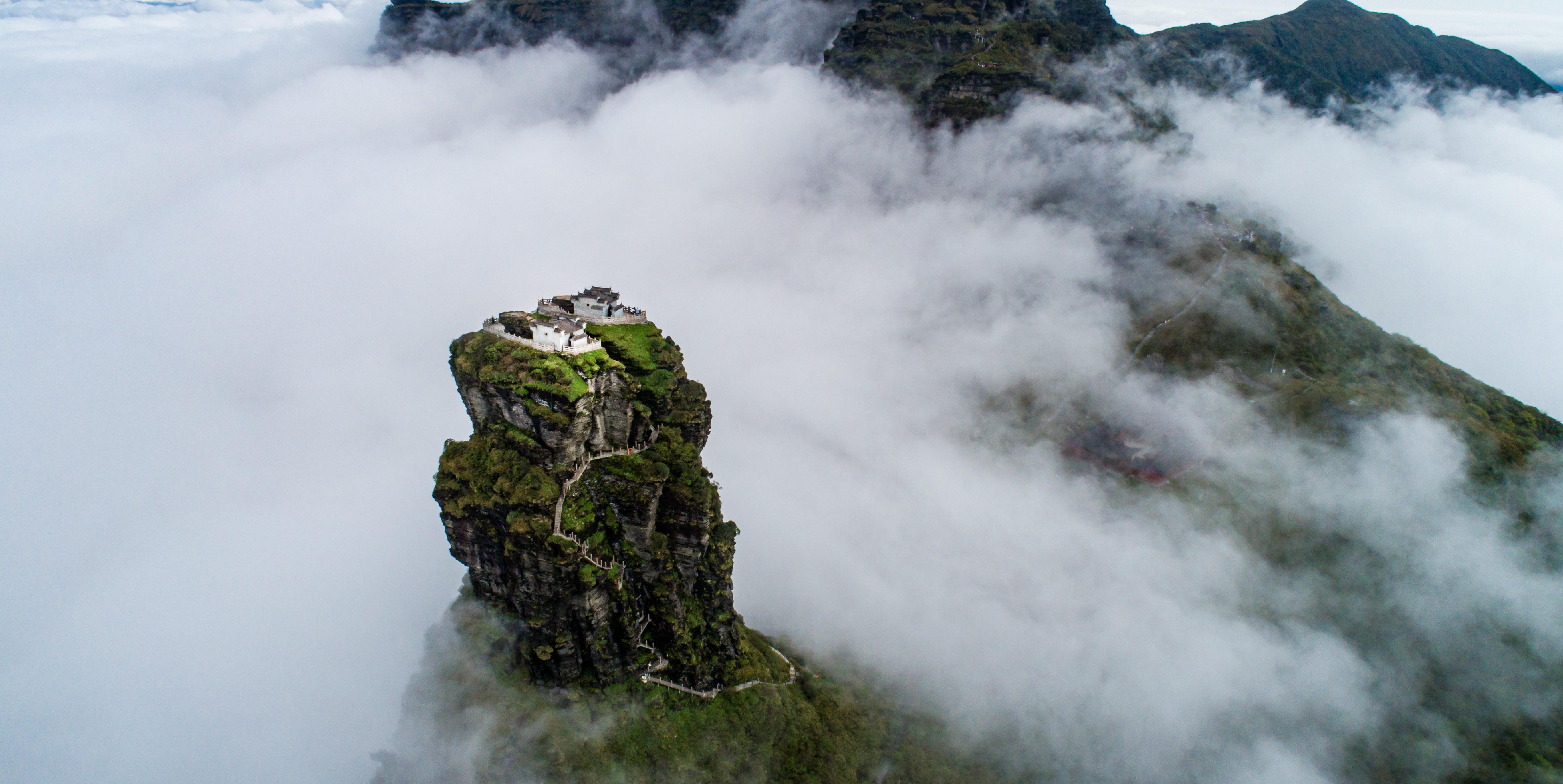 梵净山:中国佛教五大名山之一,国家5a级旅游景区,在贵州铜仁_因为