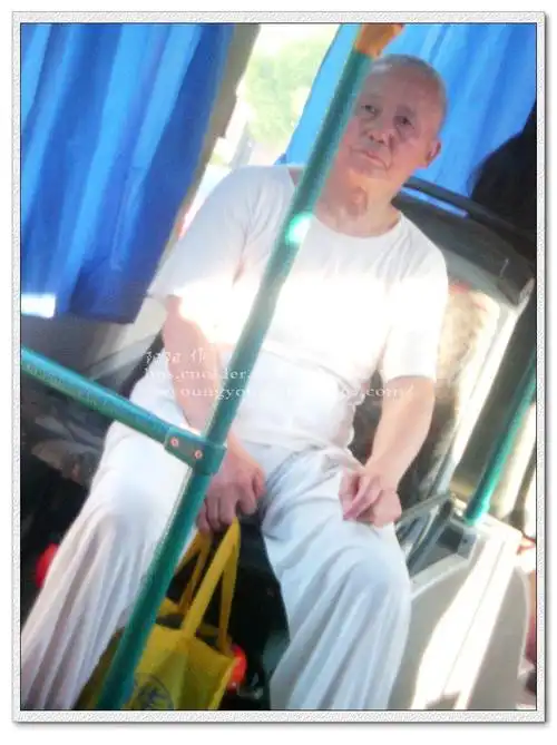 【阳阳原创】chapter 50 白发红衣帅伯 - 阳阳 - 恋老世界 可以很美