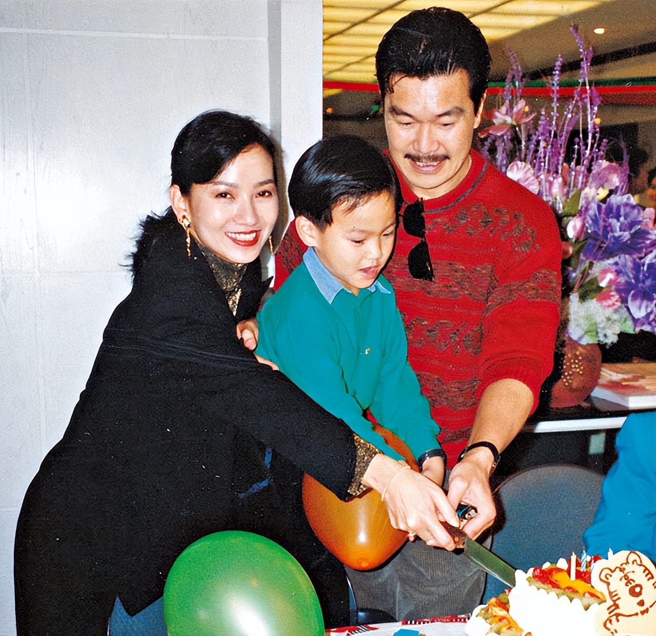 70岁"不老女神"赵雅芝:两任丈夫都姓"黄",3个儿子都是学霸