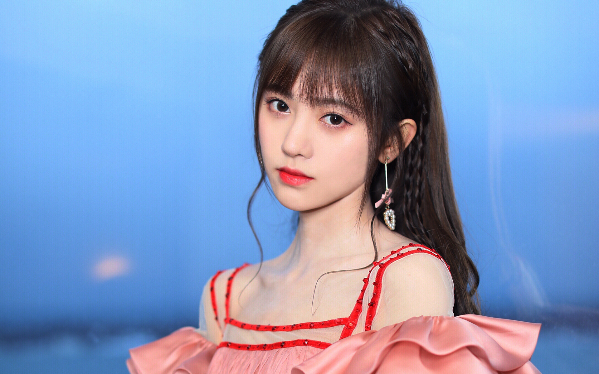 鞠婧祎甜美清纯高清桌面壁纸