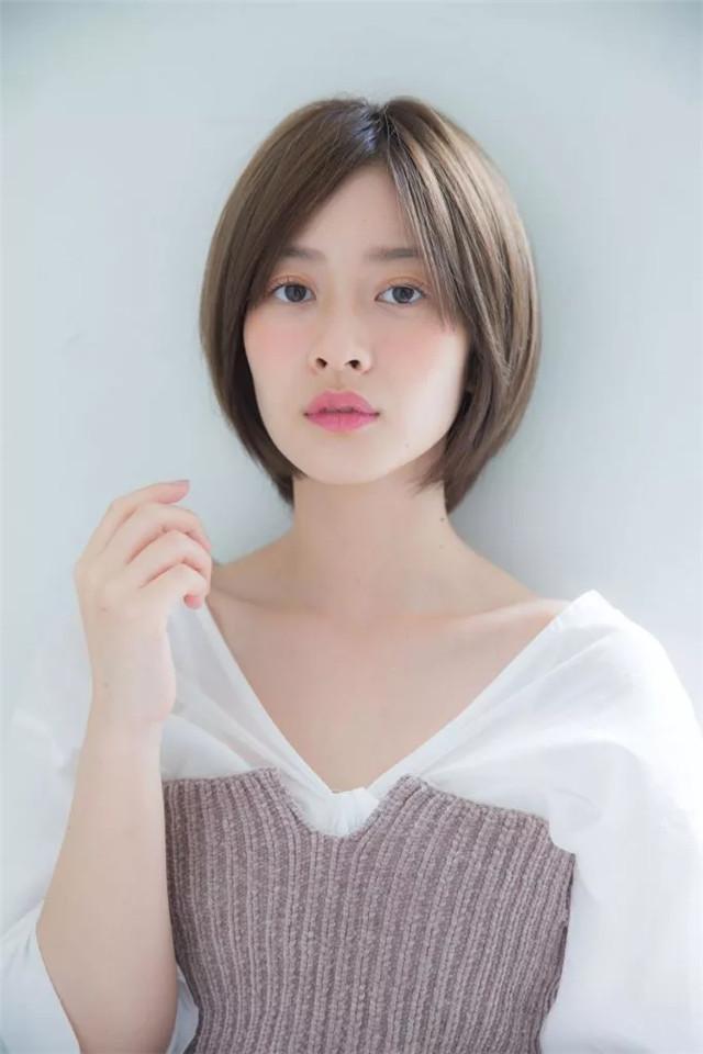 如果要说短发中最能体现出女性帅气干练属性的发型