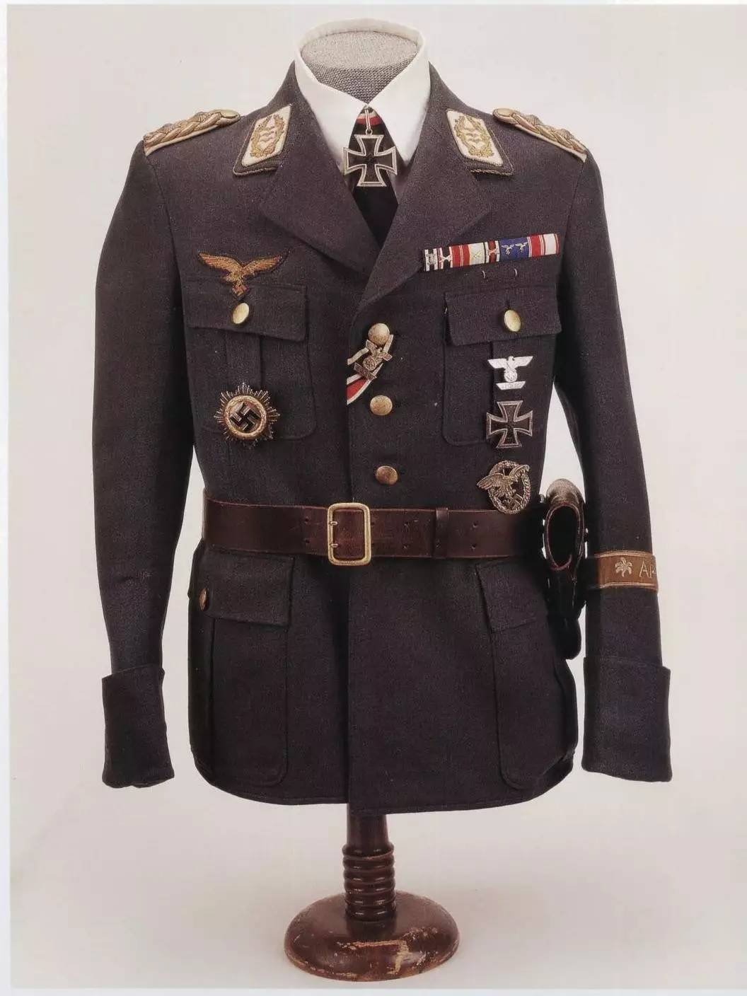 为什么有人喜欢二战时期纳粹德国的军服? - 知乎