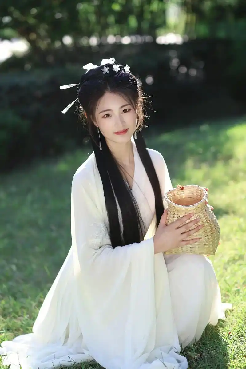 我的客妹穿上白衣就是仙女