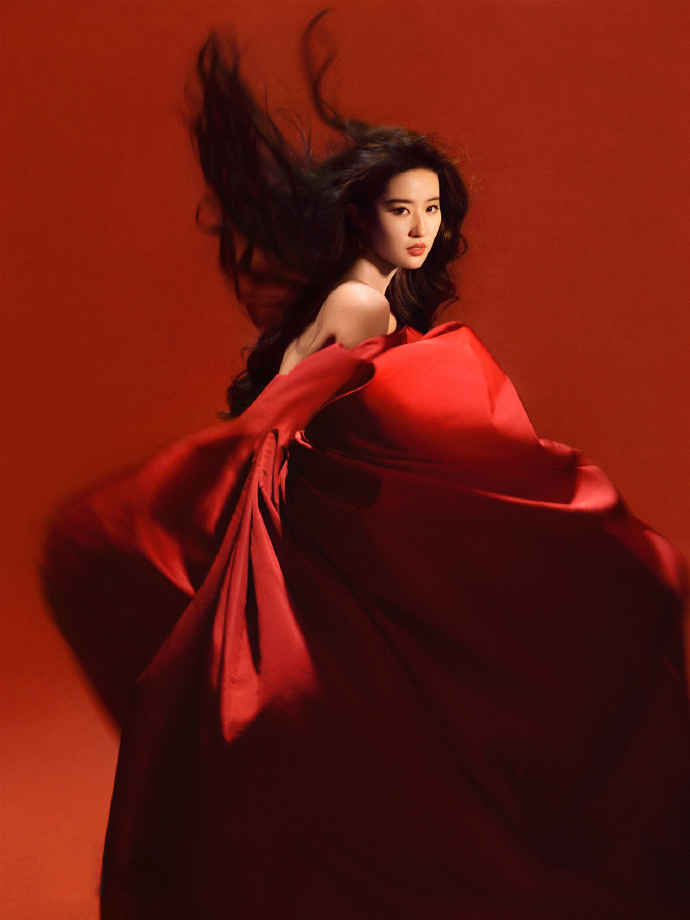 刘亦菲红裙雕刻感大片