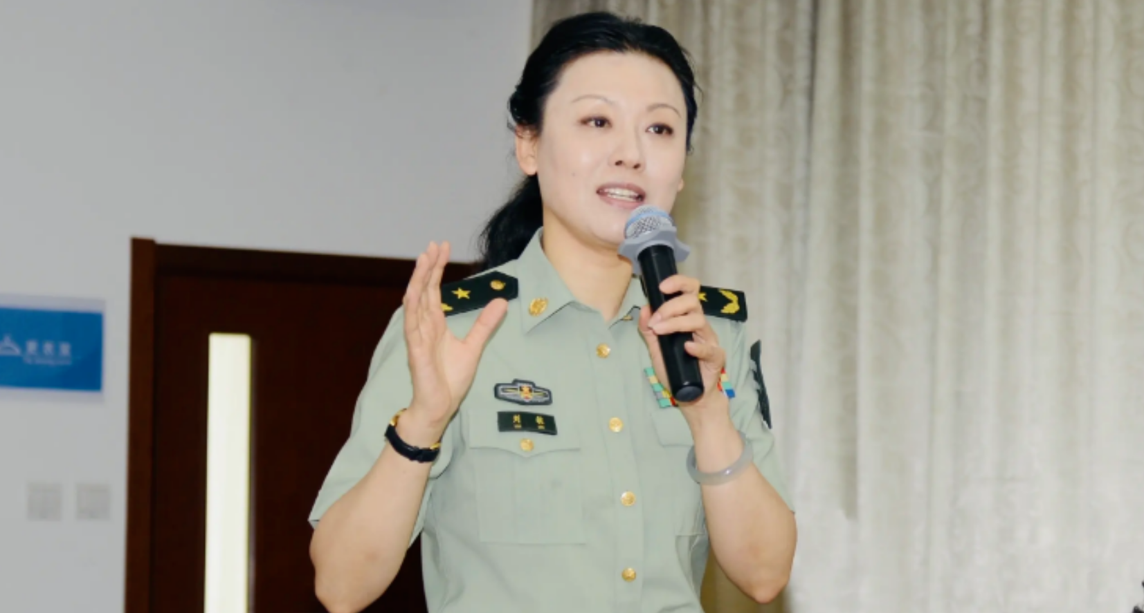 回顾:中国漂亮女将军刘敏少将,美在什么地方?